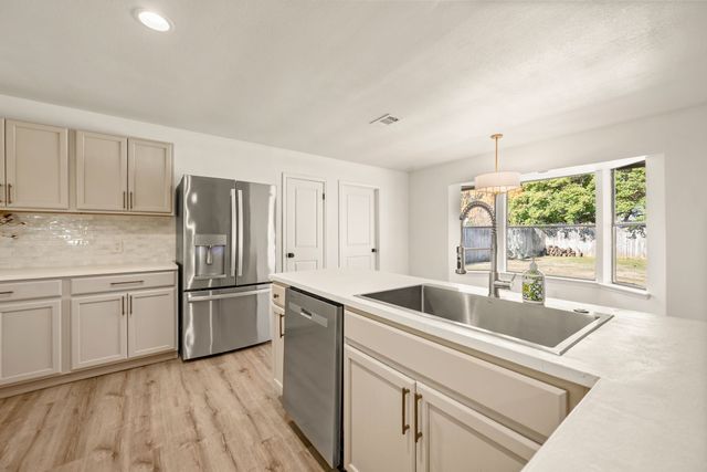 4105 Hemlock Street, Fort Worth, TX 76137