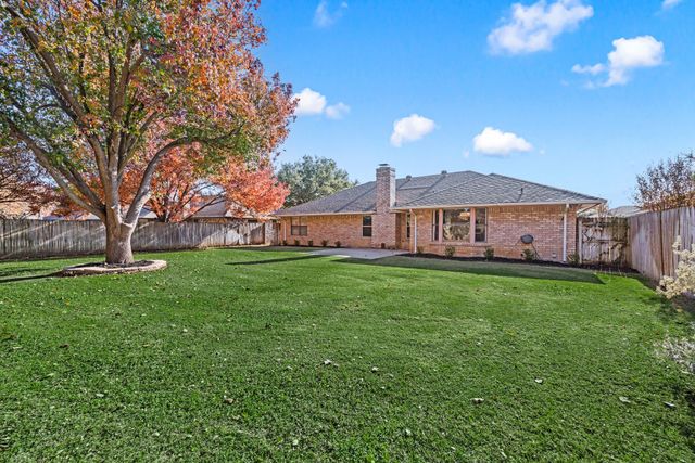 4105 Hemlock Street, Fort Worth, TX 76137