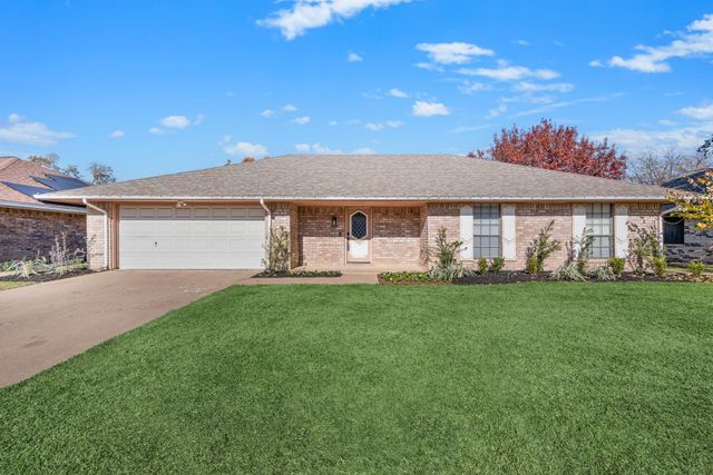 4105 Hemlock Street, Fort Worth, TX 76137