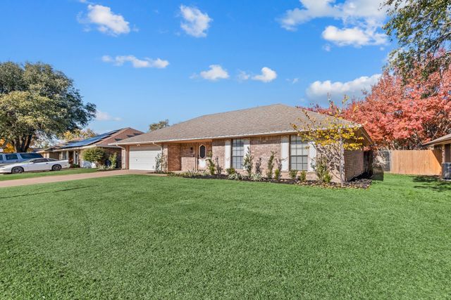 4105 Hemlock Street, Fort Worth, TX 76137