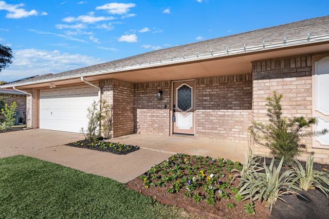 4105 Hemlock Street, Fort Worth, TX 76137