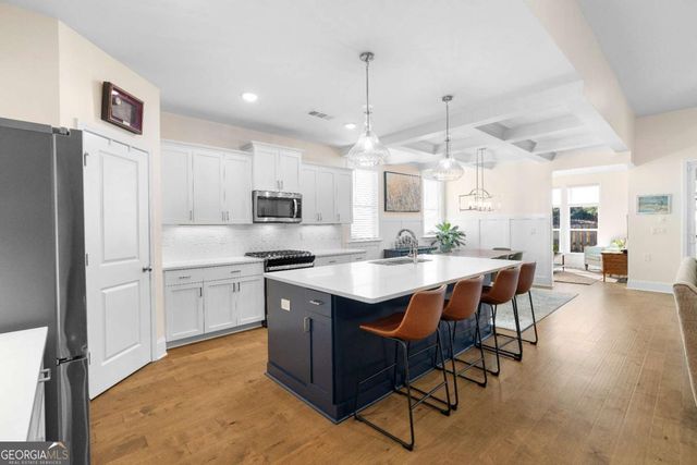 912 Lucky Lane, Woodstock, GA 30188