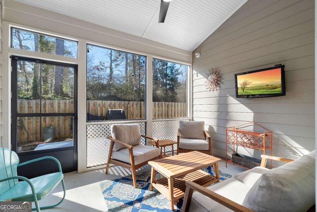 912 Lucky Lane, Woodstock, GA 30188