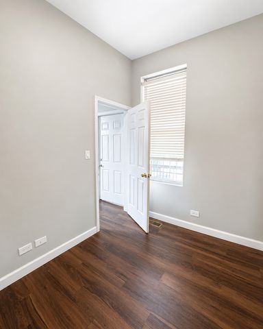 1538 N Rockwell Street 2R, Chicago, IL 60622