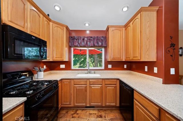31095 Old City Creek Rd, Running Springs, CA 92382
