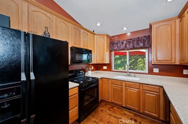 31095 Old City Creek Rd, Running Springs, CA 92382
