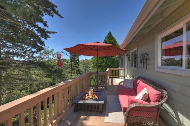 31095 Old City Creek Rd, Running Springs, CA 92382