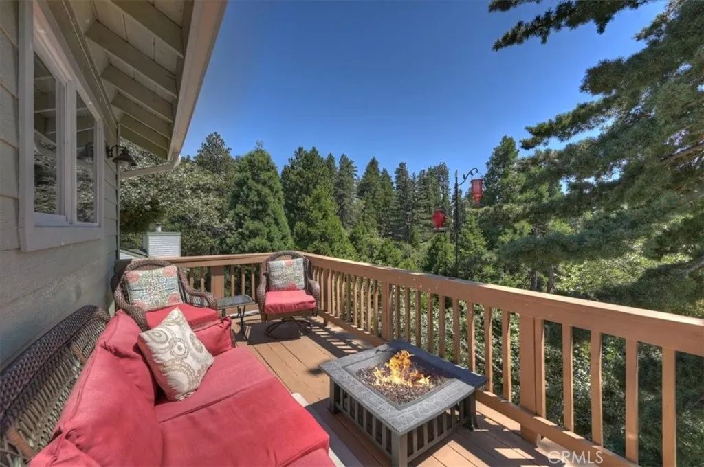 31095 Old City Creek Rd, Running Springs, CA 92382