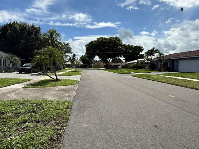 105 Orchard Ridge Ln, Boca Raton, FL 33431