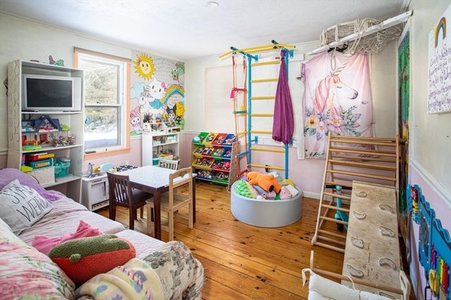 27 Howard Dr, Plymouth, MA 02360