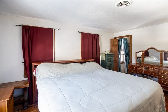 27 Howard Dr, Plymouth, MA 02360