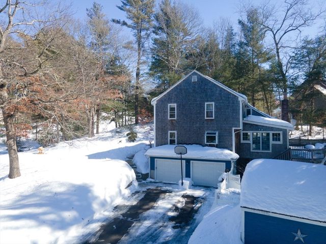 27 Howard Dr, Plymouth, MA 02360