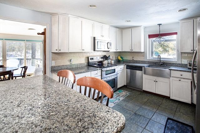 27 Howard Dr, Plymouth, MA 02360