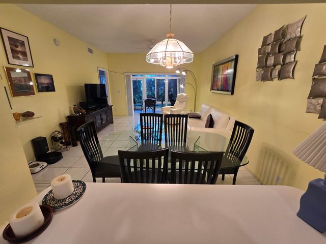 5084 Rose Hill Drive 1103, Boynton Beach, FL 33437