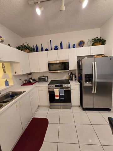 5084 Rose Hill Drive 1103, Boynton Beach, FL 33437