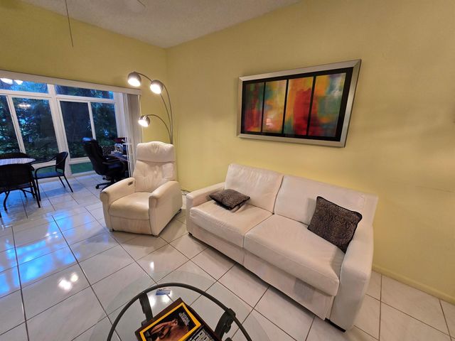 5084 Rose Hill Drive 1103, Boynton Beach, FL 33437