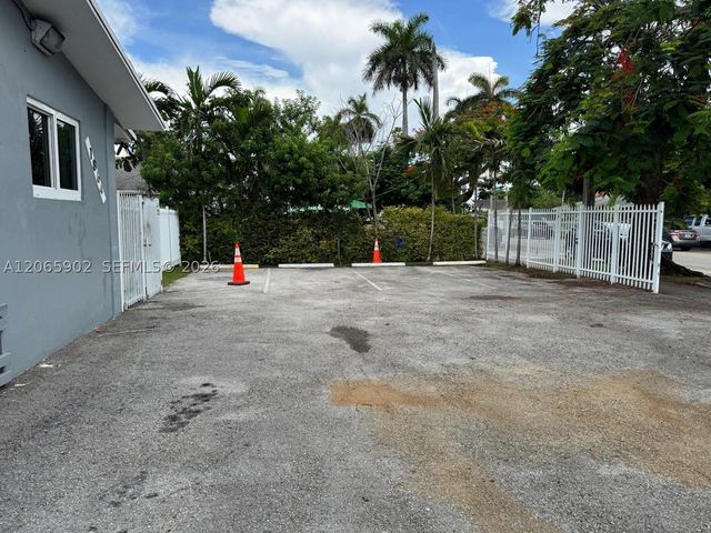 1864 NW 28th St 5, Miami, FL 33142