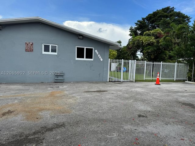 1864 NW 28th St 5, Miami, FL 33142