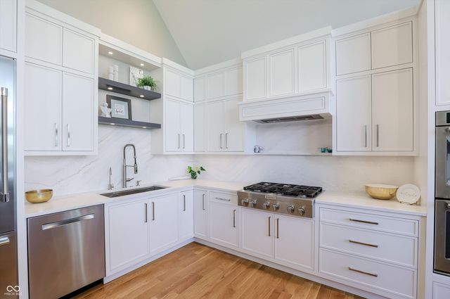 9238 Treasure Point, Indianapolis, IN 46236