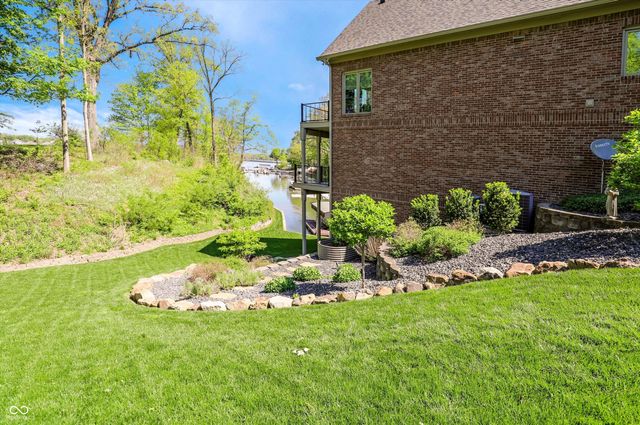9238 Treasure Point, Indianapolis, IN 46236