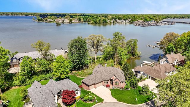 9238 Treasure Point, Indianapolis, IN 46236
