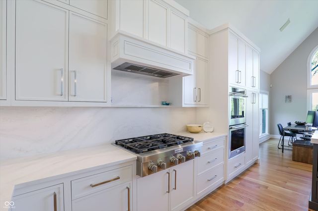 9238 Treasure Point, Indianapolis, IN 46236