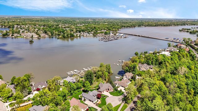 9238 Treasure Point, Indianapolis, IN 46236