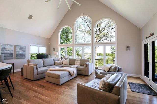 9238 Treasure Point, Indianapolis, IN 46236