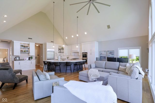 9238 Treasure Point, Indianapolis, IN 46236