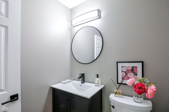 9238 Treasure Point, Indianapolis, IN 46236