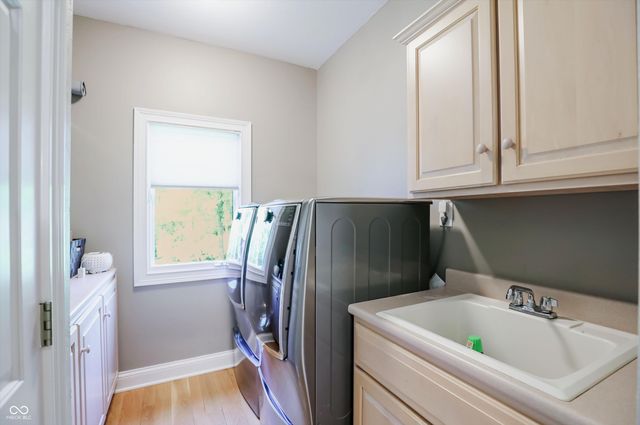 9238 Treasure Point, Indianapolis, IN 46236