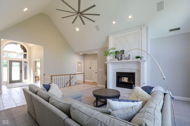 9238 Treasure Point, Indianapolis, IN 46236