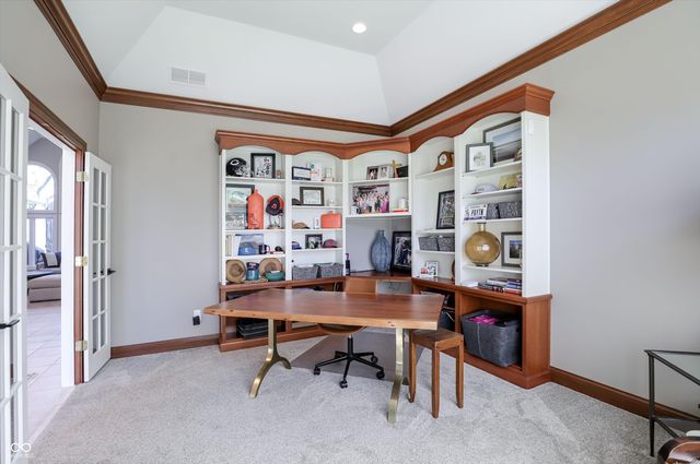 9238 Treasure Point, Indianapolis, IN 46236