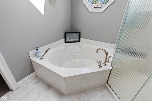 9238 Treasure Point, Indianapolis, IN 46236