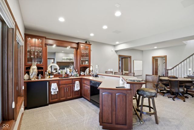 9238 Treasure Point, Indianapolis, IN 46236