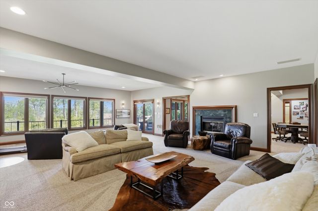 9238 Treasure Point, Indianapolis, IN 46236