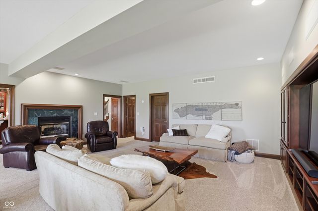 9238 Treasure Point, Indianapolis, IN 46236