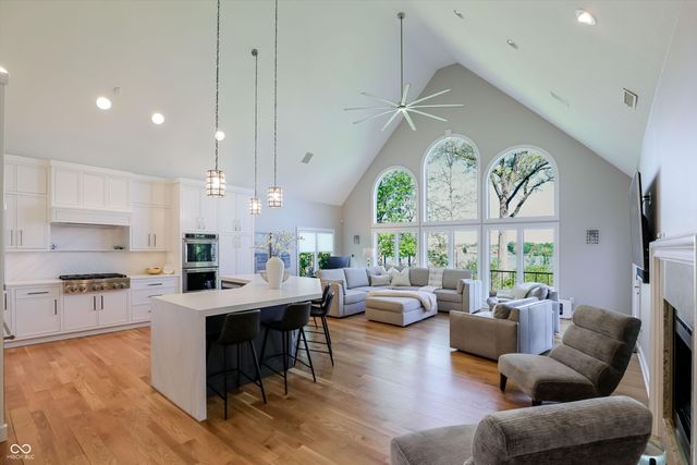 9238 Treasure Point, Indianapolis, IN 46236