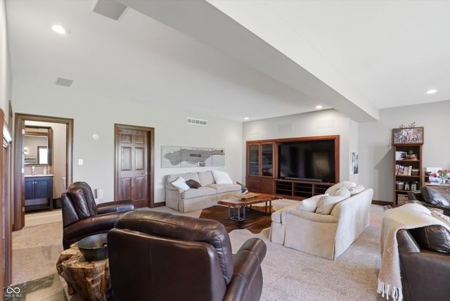 9238 Treasure Point, Indianapolis, IN 46236