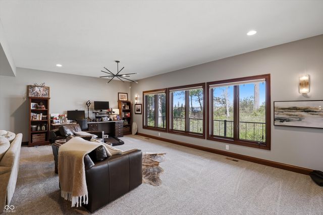 9238 Treasure Point, Indianapolis, IN 46236