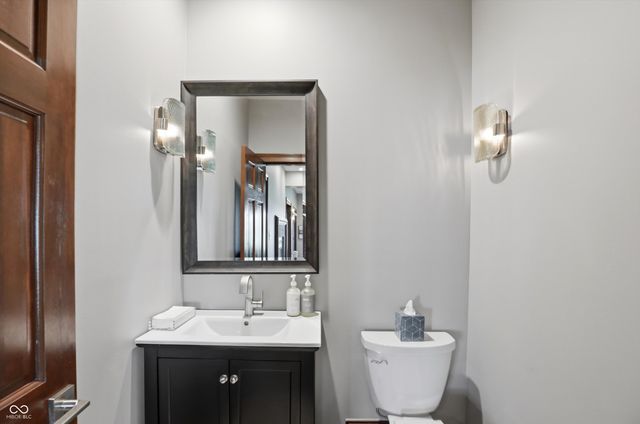 9238 Treasure Point, Indianapolis, IN 46236