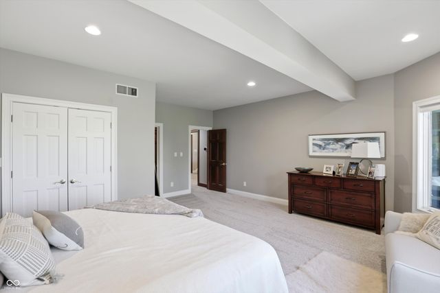 9238 Treasure Point, Indianapolis, IN 46236