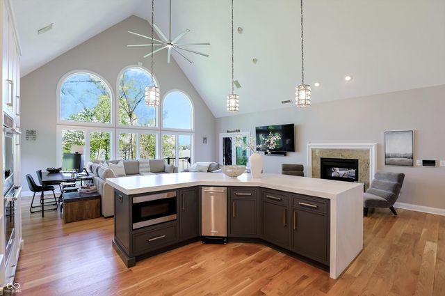 9238 Treasure Point, Indianapolis, IN 46236