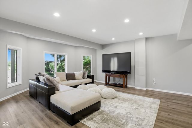 9238 Treasure Point, Indianapolis, IN 46236