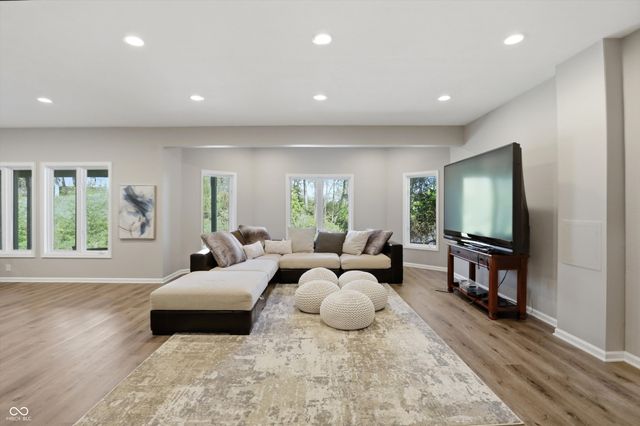 9238 Treasure Point, Indianapolis, IN 46236