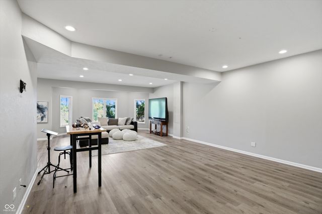 9238 Treasure Point, Indianapolis, IN 46236
