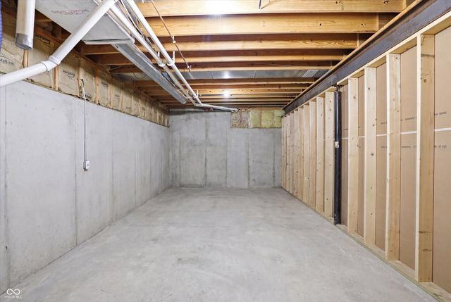 9238 Treasure Point, Indianapolis, IN 46236