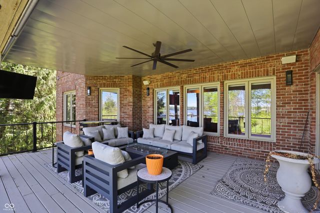 9238 Treasure Point, Indianapolis, IN 46236