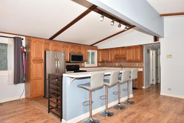 10156 S Nicholson ROAD, Oak Creek, WI 53154