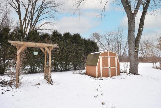 10156 S Nicholson ROAD, Oak Creek, WI 53154